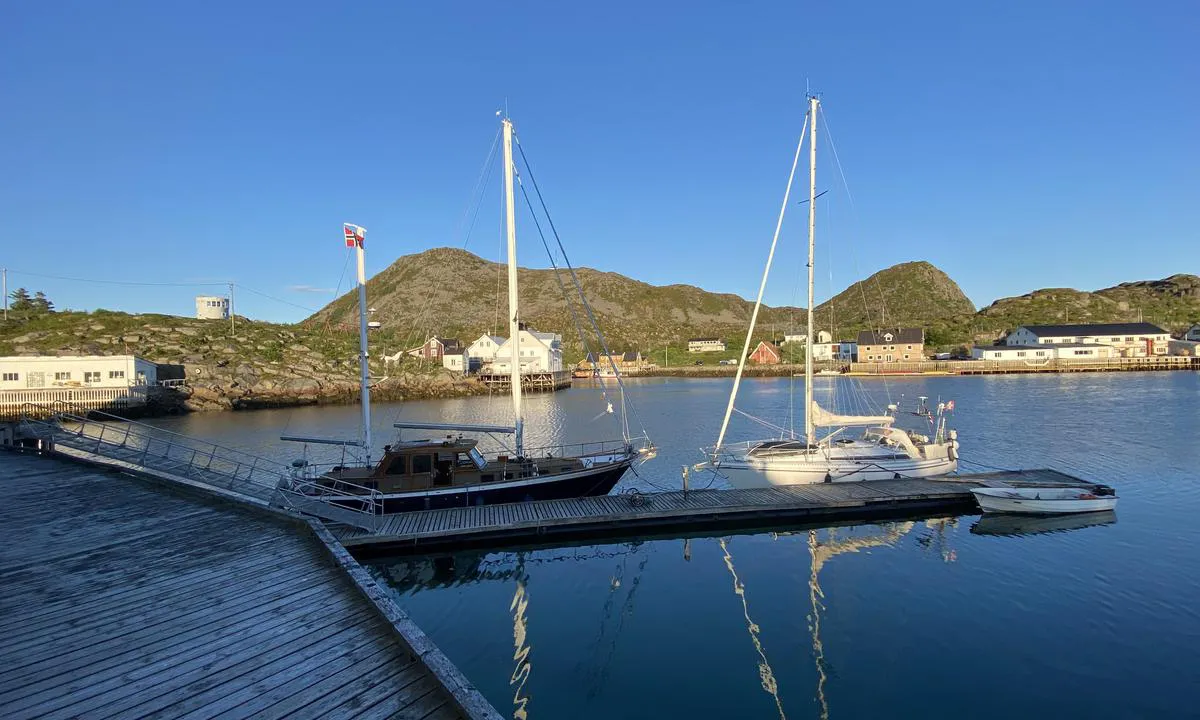 Skrova gjestebrygge: {"base": "en", "no": "09.06.2024 seilb\u00e5t Blue Lady", "se": "09.06.2024 sy Blue Lady", "en": "09.06.2024 sy Blue Lady", "da": "09.06.2024 skibet Blue Lady"}