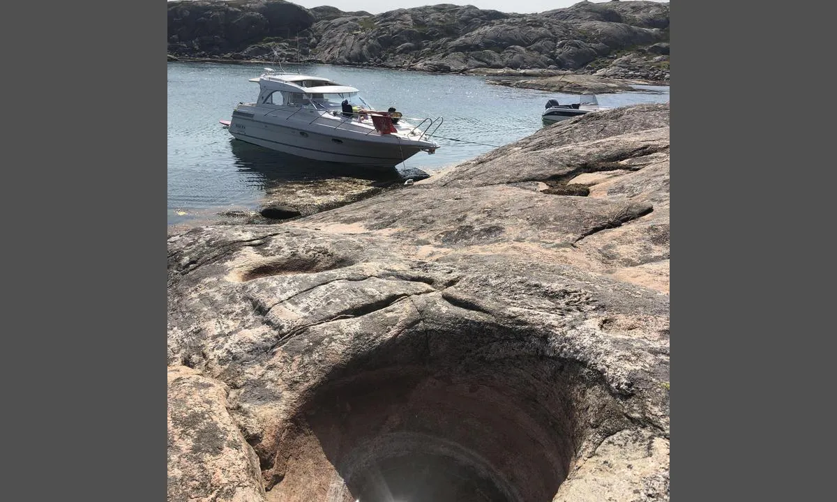 Skudeholman: Det finnes flere små jettegryter på holmen som viser deg hvor iskanten stod for 10.000 år siden;-)