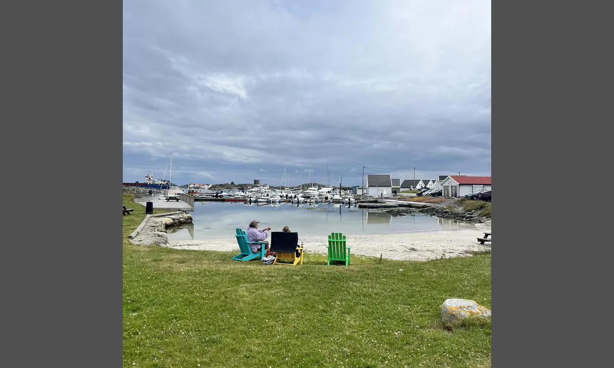 Skudeneshavn Gjestehavn - Karmøy: {"base": "no", "no": "Strand ved gjestebrygge 2/vigane b\u00e5tklubb", "se": "Strand vid g\u00e4stbryggan 2/Vigane b\u00e5tklubb", "en": "Beach at guest pier 2/Vigane Boat Club", "da": "Strand ved g\u00e6stebro 2/vigane b\u00e5dklub"}