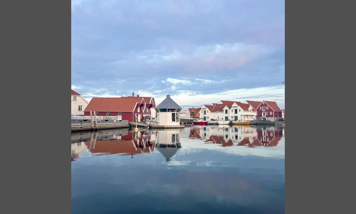 Skudeneshavn Gjestehavn - Karmøy: {"base": "no", "no": "Badstu i fyrt\u00e5rnet", "se": "Bastu i fyren", "en": "Sauna in the lighthouse", "da": "Sauna i fyret"}