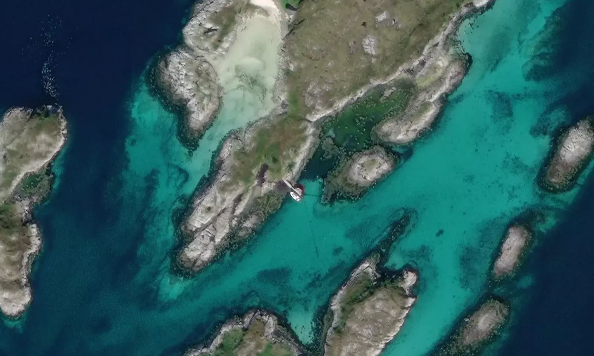 Flyfoto av Slåtterøya