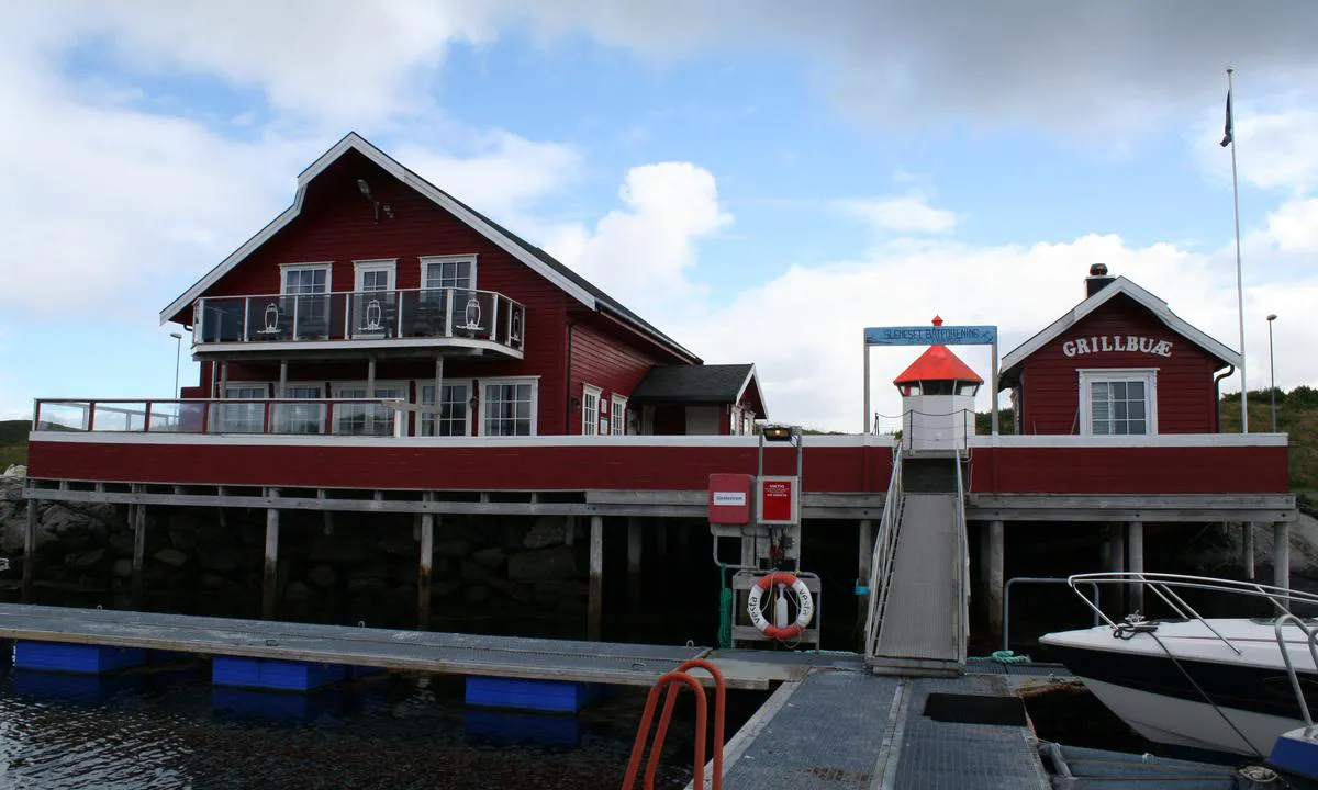 Sleneset Båtforening: {"base": "da", "no": "Velkommen til havn.", "se": "V\u00e4lkommen till hamn.", "en": "Welcome to the harbour.", "da": "Velkommen til havn."}