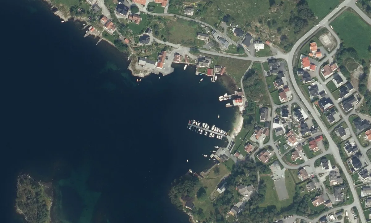 Flyfoto av Slottevik