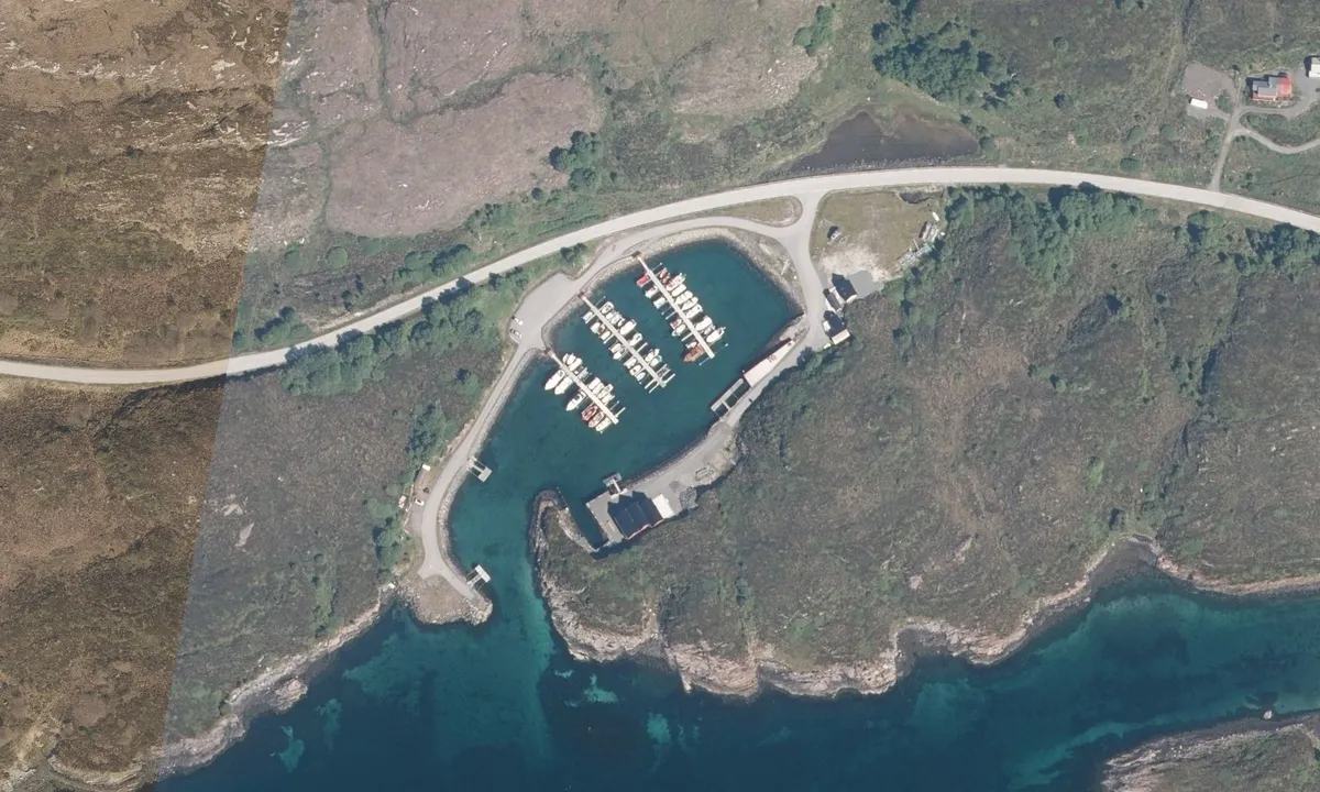 Flyfoto av Småge Småbåthavn