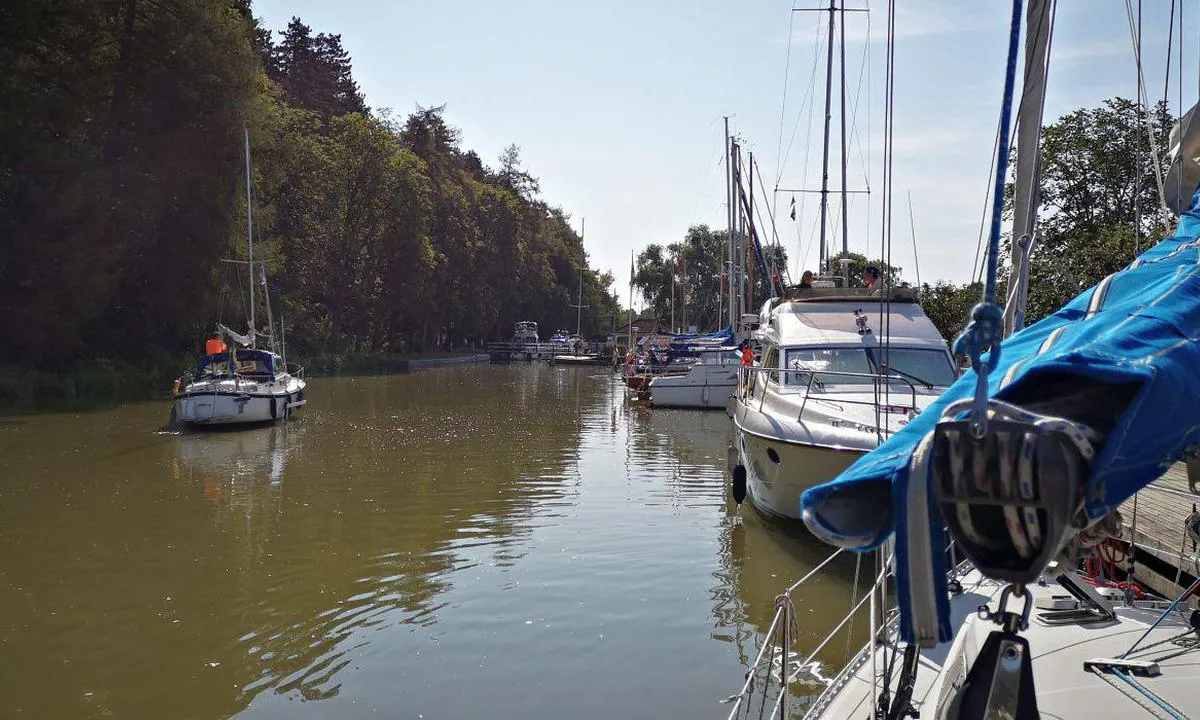 Söderköping - Kanalhamnen: {"base": "se", "no": "S\u00f6derk\u00f6ping - Kanalhavnen", "se": "S\u00f6derk\u00f6ping - Kanalhamnen", "en": "S\u00f6derk\u00f6ping - The Canal Harbour", "da": "S\u00f6derk\u00f6ping - Kanalhavnen"}