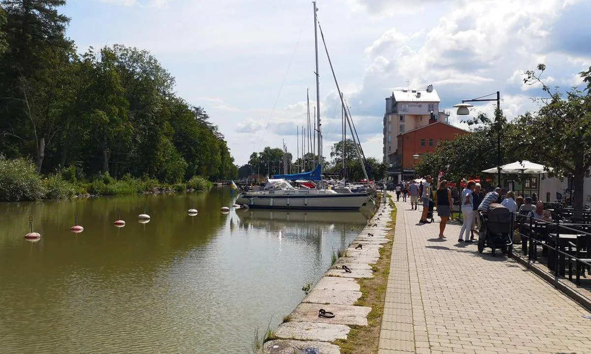 Söderköping - Kanalhamnen: {"base": "se", "no": "S\u00f6derk\u00f6ping - Kanalhavnen", "se": "S\u00f6derk\u00f6ping - Kanalhamnen", "en": "S\u00f6derk\u00f6ping - The Canal Harbour", "da": "S\u00f6derk\u00f6ping - Kanalhavnen"}