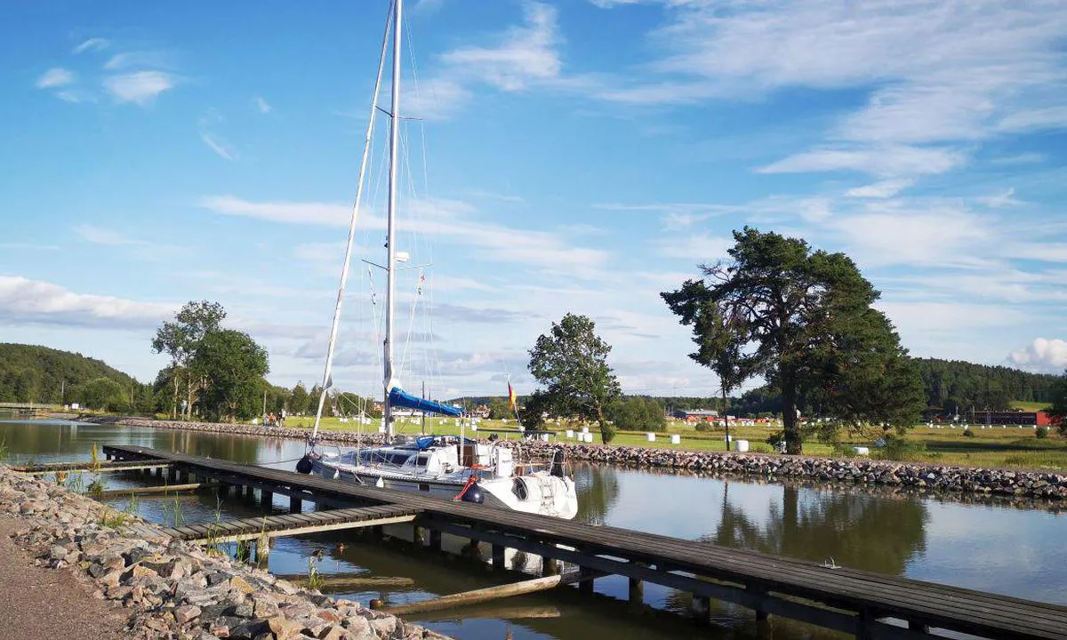 Söderköping-Klevbrinken: {"base": "se", "no": "Klevbrinkens skipsdokk G\u00f6ta kanal", "se": "Klevbrinkens skeppsdocka G\u00f6ta kanal", "en": "<h1>Klevbrinken Shipyard Dock</h1><h2>G\u00f6ta Canal</h2>", "da": "Klevbrinkens skibsdok G\u00f6ta kanal"}