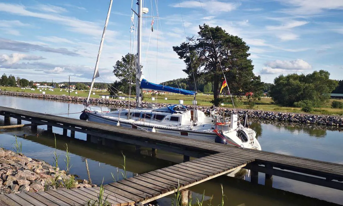 Söderköping-Klevbrinken: {"base": "se", "no": "Klevbrinkens skipsdok G\u00f6ta kanal", "se": "Klevbrinkens skeppsdocka G\u00f6ta kanal", "en": "Klevbrinken Ship Dock G\u00f6ta Canal", "da": "Klevbrinkens skibsv\u00e6rft G\u00f6ta kanal"}