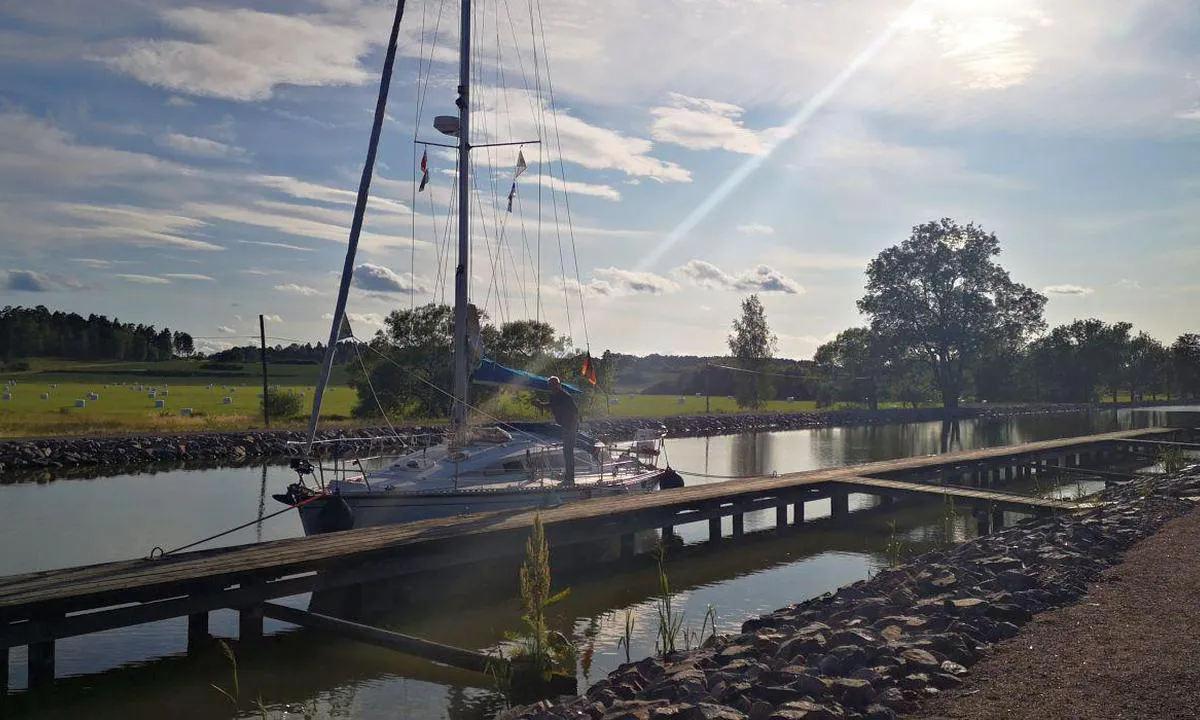 Söderköping-Klevbrinken: {"base": "se", "no": "Klevbrinkens skipsdok G\u00f6ta kanal", "se": "Klevbrinkens skeppsdocka G\u00f6ta kanal", "en": "Klevbrinkens Ship Dock G\u00f6ta Canal", "da": "Klevbrinkens skibsdok G\u00f6ta kanal"}