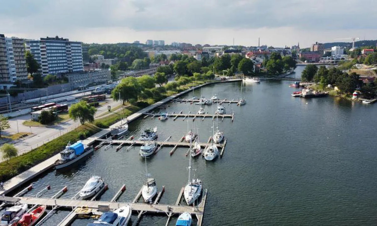 Södertälje: {"base": "se", "no": "S\u00f6dert\u00e4lje", "se": "S\u00f6dert\u00e4lje", "en": "S\u00f6dert\u00e4lje", "da": "S\u00f6dert\u00e4lje"}