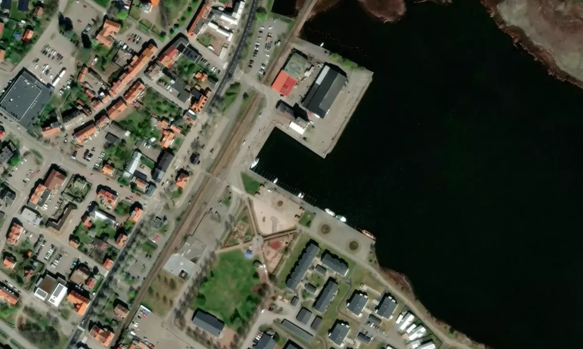 Flyfoto av Södra Kajens gästhamn, Mönsterås