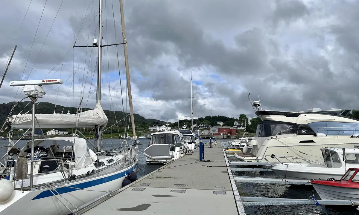 Solfjellsjøen - Dønna: {"base": "no", "no": "Rikelig med gjesteplasser", "se": "Gott om g\u00e4stplatser", "en": "Plenty of guest berths", "da": "Rigeligt med g\u00e6stepladser"}