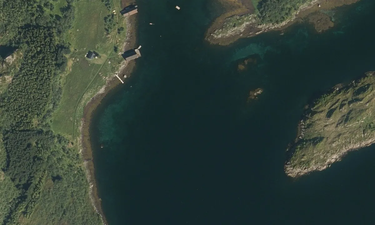 Flyfoto av Solumbukta