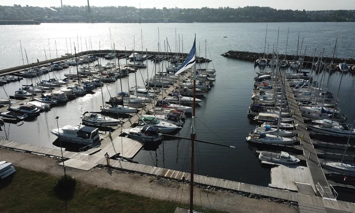 Søly båthavn, Moss seilforening. Jeløya sør. Bilde mot moloåpning.