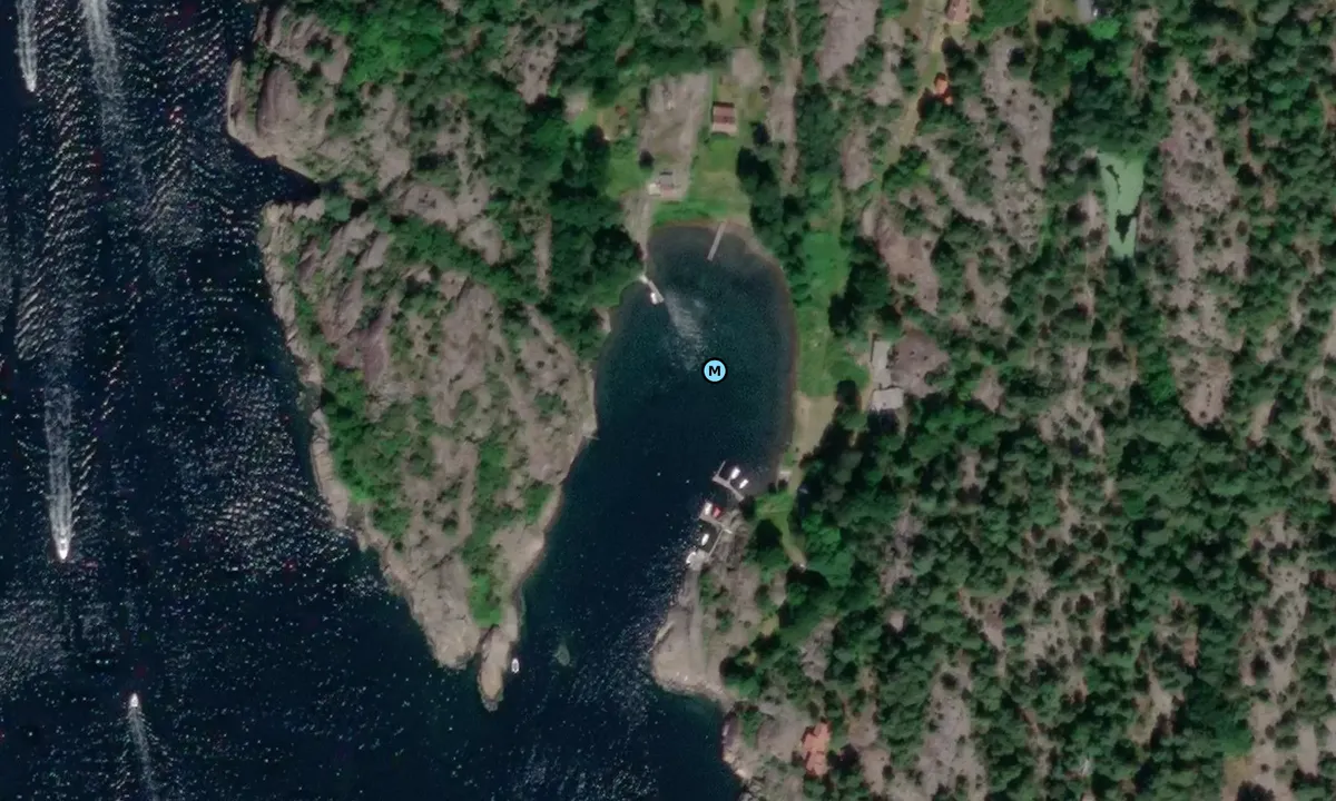 Satelite image of Søndrebukta