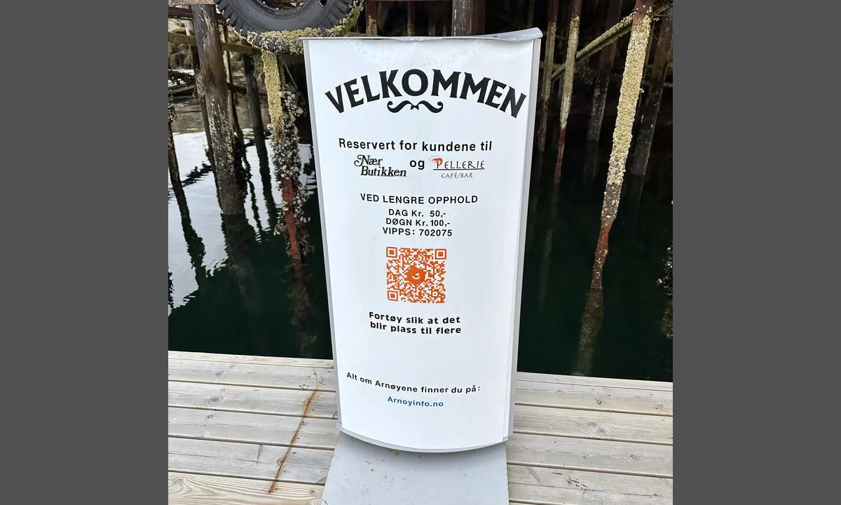 Sørarnøy: {"base": "no", "no": "N\u00e6r butikken er \u00e5pen fra 06 - 24 Selvbetjent.", "se": "N\u00e4ra butiken \u00e4r \u00f6ppen fr\u00e5n 06 - 24 Sj\u00e4lvbetj\u00e4ning.", "en": "The nearby store is open from 06:00 to 24:00 Self-service.", "da": "N\u00e6r butikken er \u00e5ben fra 06 - 24 Selvbetjent."}