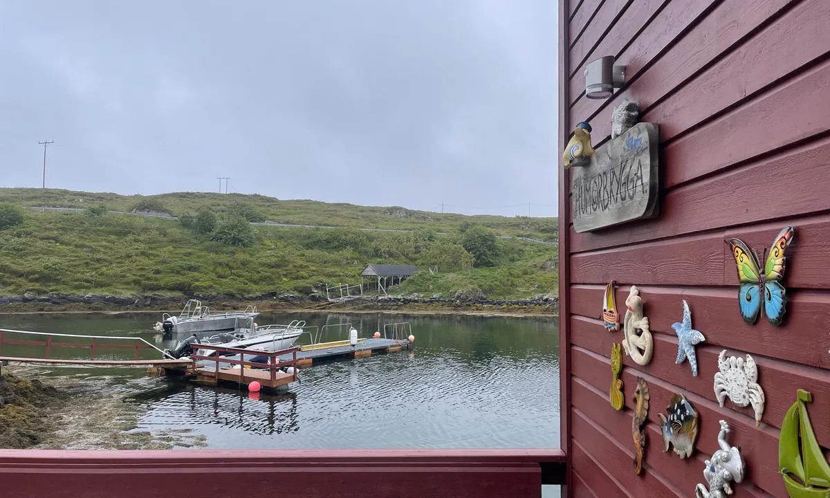 Sørburøyflesa: Fint å legge gummibåten her om man ligger for anker ute i kila og ønsker å gå langs veien på øya.
