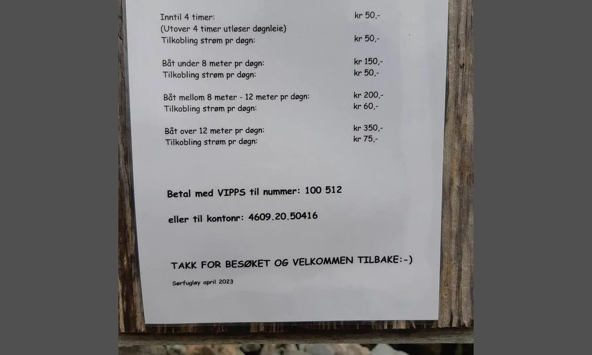 Sørfugløy: {"base": "no", "no": "\u00c5rets (2023) priser for bruk av bryggen.", "se": "\u00c5rets (2023) priser f\u00f6r anv\u00e4ndning av bryggan.", "en": "This year's (2023) prices for the use of the pier.", "da": "\u00c5rets (2023) priser for brug af broen."}