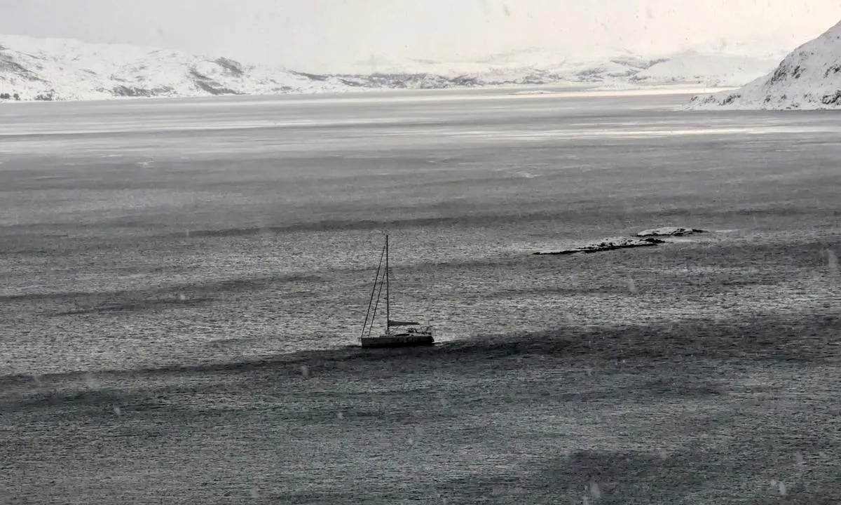 Sørgrøtøya: {"base": "en", "no": "Ankring S\u00f8r Gr\u00f8toya i februar", "se": "Ankring S\u00f8r Gr\u00f8toya i februari", "en": "Anchoring S\u00f8r Gr\u00f8toya in February", "da": "Forankring S\u00f8r Gr\u00f8toya i februar"}