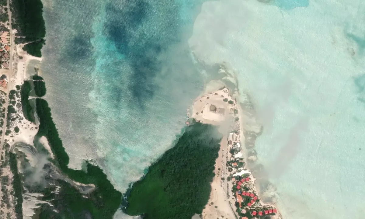 Flyfoto av Sorobon Beach