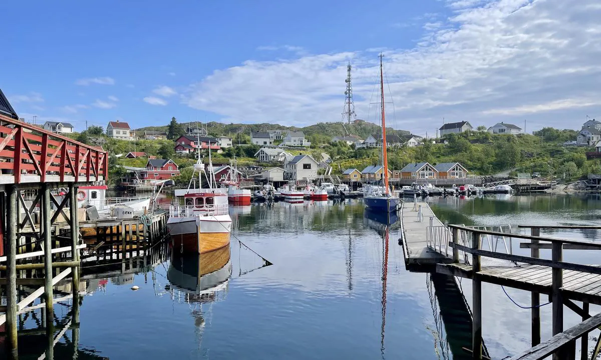 Sørvågen: God dybde på begge sider av brygga.