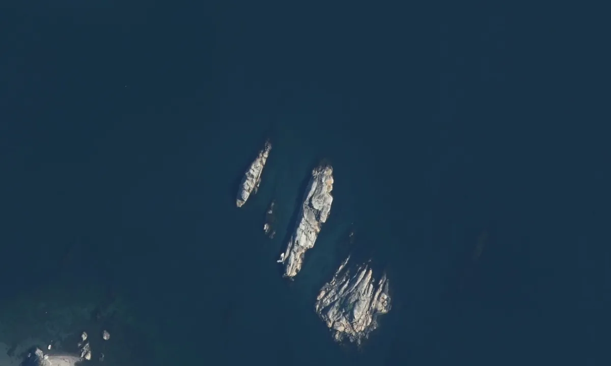 Flyfoto av Sperrvikholmane