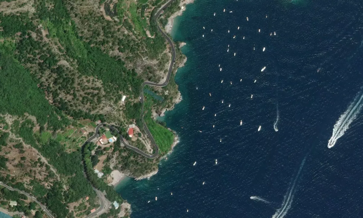 Flyfoto av spiaggia dei Limoni