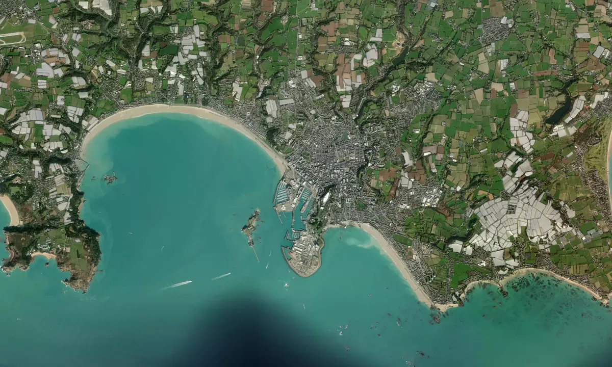 Flyfoto av St Helier Marina