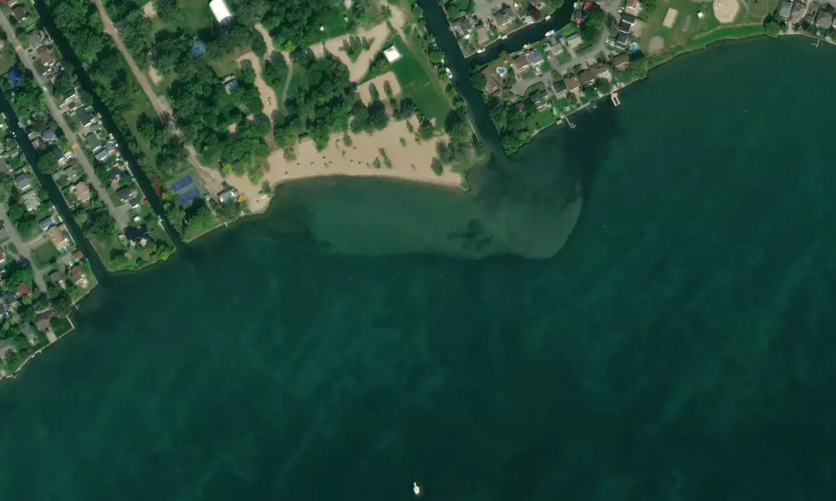 Flyfoto av St-Zotique beach