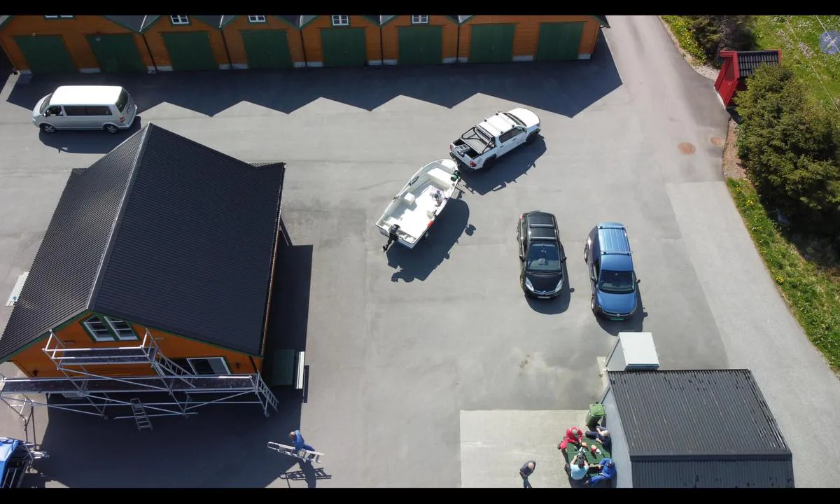 Stadtlandet gjestebrygge: {"base": "no", "no": "Offentlig toalett i konteiner ved slipphus", "se": "Offentlig toalett i container vid slipphus", "en": "Public toilet in a container by the slipway house", "da": "Offentligt toilet i container ved sliphus"}