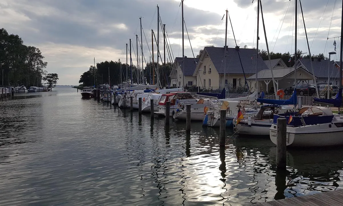 Stagnieß: {"base": "de", "no": "Marina Stagnie\u00df", "se": "Marina Stagnie\u00df", "en": "Marina Stagniess", "da": "Marina Stagnie\u00df", "fr": "Marina Stagnie\u00df", "de": "Marina Stagnie\u00df", "es": "Marina Stagnie\u00df", "it": "Marina Stagnie\u00df", "pt": "Marina Stagnie\u00df", "nl": "Marina Stagnie\u00df", "pl": "Marina Stagnie\u00df", "uk": "\u041c\u0430\u0440\u0438\u043d\u0430 \u0428\u0442\u0430\u0433\u043d\u0456\u0441", "ro": "Marina Stagnie\u00df", "tr": "Marina Stagnie\u00df", "el": "\u039c\u03b1\u03c1\u03af\u03bd\u03b1 \u03a3\u03c4\u03b1\u03b3\u03ba\u03bd\u03af\u03b5\u03c3\u03c2", "cs": "Marina Stagnie\u00df", "hu": "Marina Stagnie\u00df", "fi": "Marina Staagnin satama", "bg": "\u041c\u0430\u0440\u0438\u043d\u0430 \u0421\u0442\u0430\u0433\u043d\u0438\u0435\u00df", "sr": "Marina Stagnie\u00df", "et": "Stagnie\u00dfi jahisadam", "lv": "Marina Stagnie\u00df", "lt": "Marina Stagnie\u00df"}
