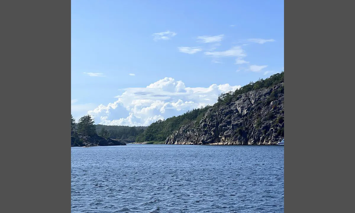 Stavsengkilen Kirkøya: Retning vest fra blå bøye