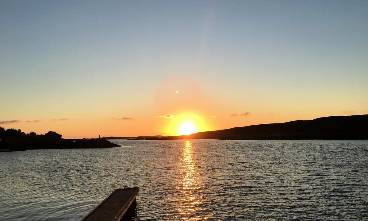 Steinsøysund Småbåthavn: Mot nord, flott solnedgang.