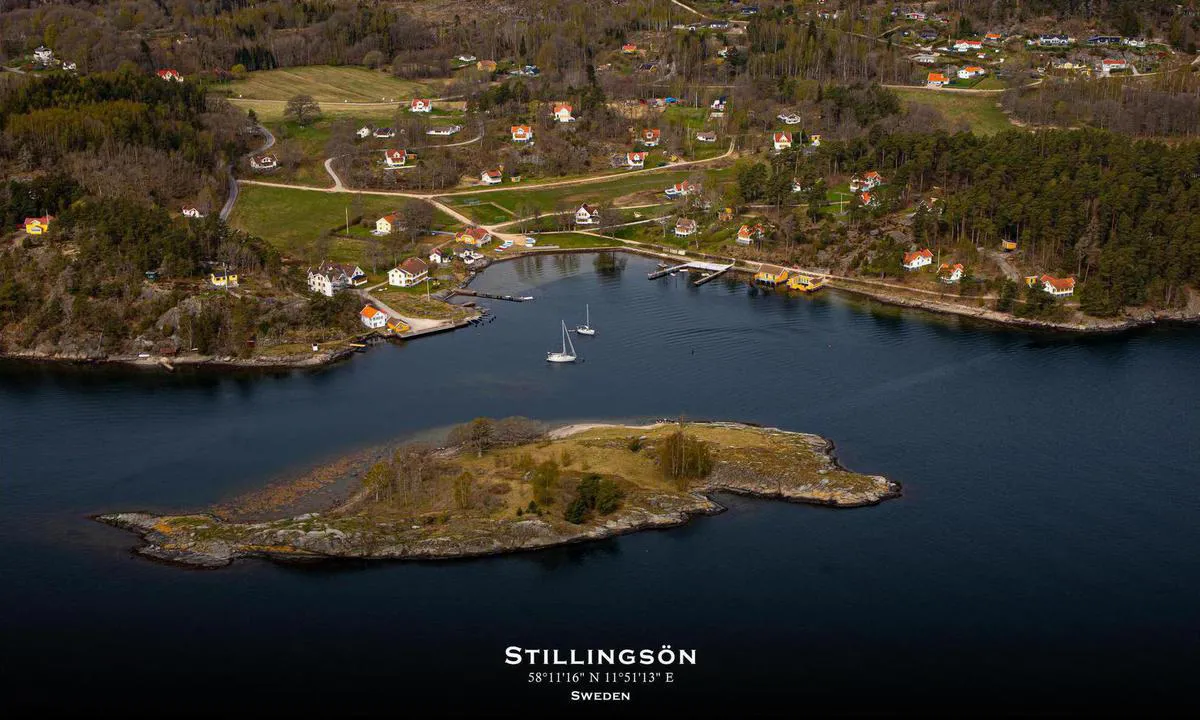 Aerial photo of Stillingsön. Presented in cooperation with fotoflyg.se. You can order this as a framed print on their website (link below). Use code "harbourmaps" to get a 10% rebate