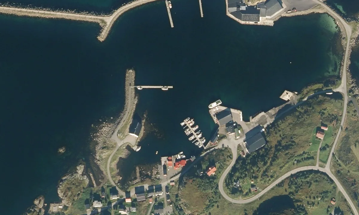 Flyfoto av Stø