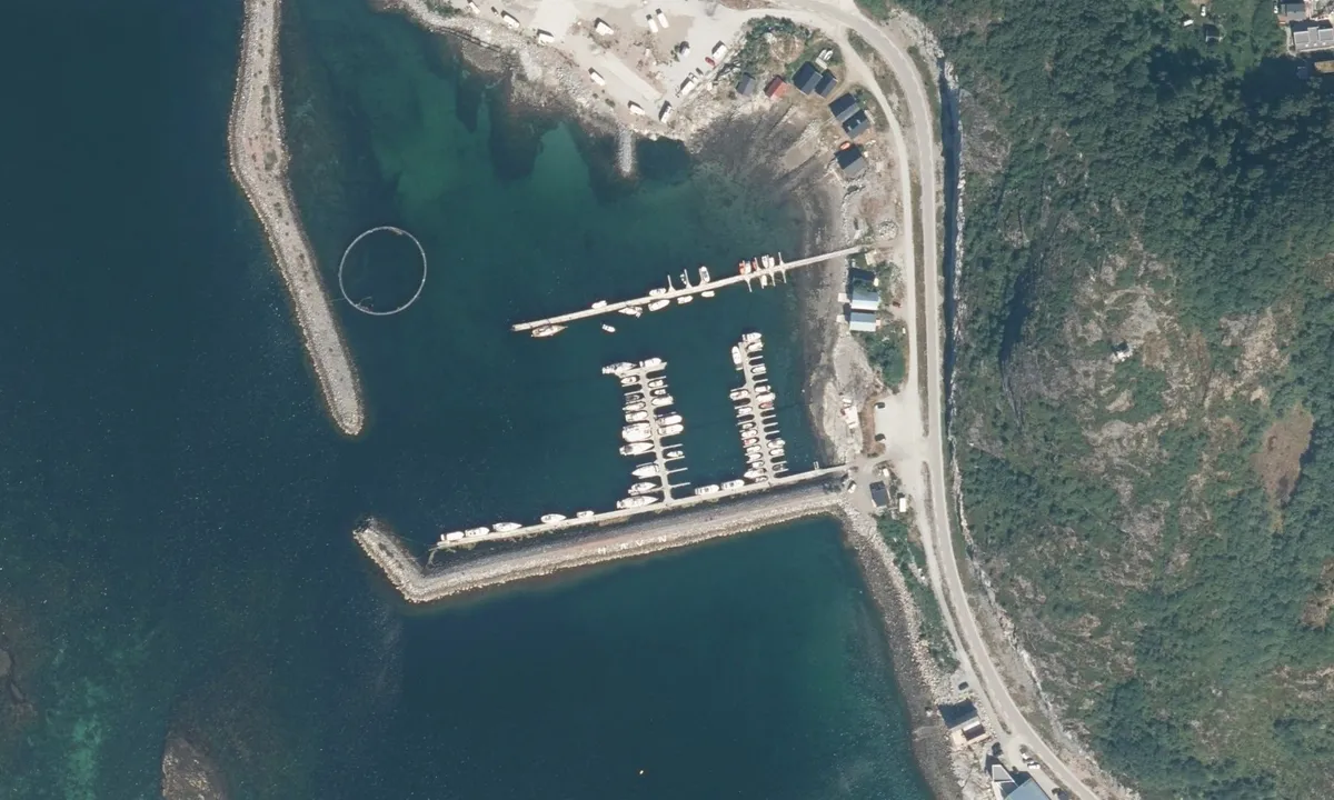 Flyfoto av Stokkøy Marina