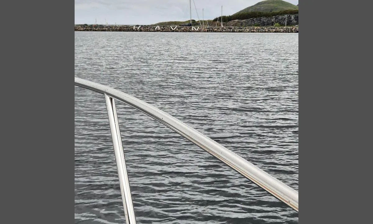 Stokkøy Marina: {"base": "no", "no": "Stokk\u00f8y Marina godt merket med \"HAVN\" ved innseiling.", "se": "Stokk\u00f8y Marina v\u00e4l markerad med 'HAMN' vid insegling.", "en": "Stokk\u00f8y Marina well marked with 'HARBOUR' at the entrance.", "da": "Stokk\u00f8y Marina godt markeret med \"HAVN\" ved indsejling."}