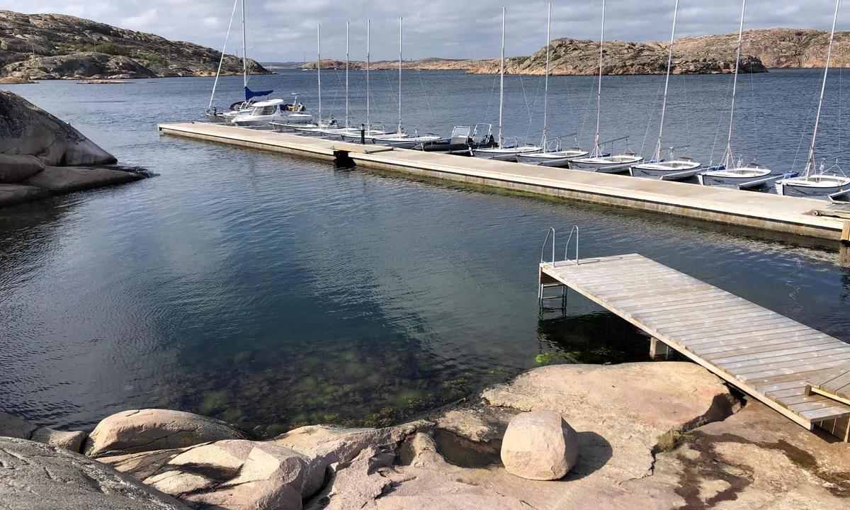 Close to the harbour at Stora Kornö there is a protected place to swim.