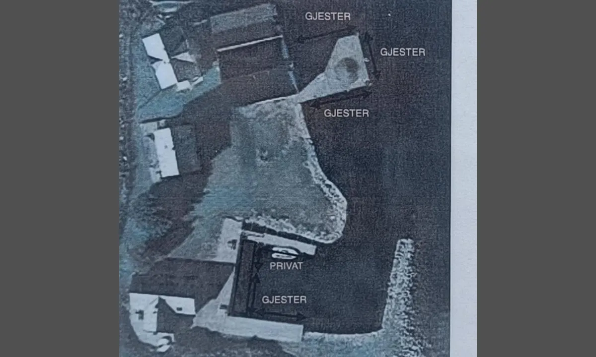 Storholmen - Bringsinghaug: {"base": "no", "no": "Plasser ogs\u00e5 utenfor molo", "se": "Platser ocks\u00e5 utanf\u00f6r piren", "en": "Places also outside the breakwater", "da": "Pladser ogs\u00e5 udenfor mole"}