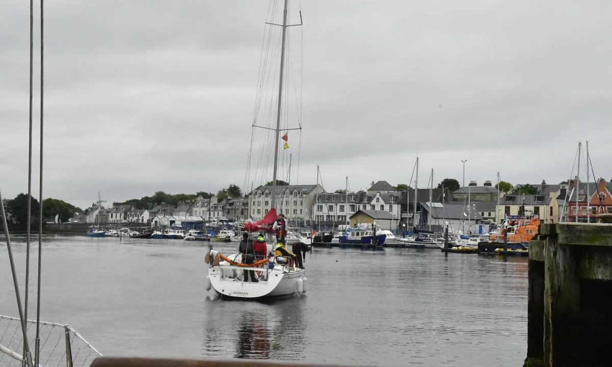 {"base": "no", "no": "Enkel navigering inn til Stornoway.  Hold utkikk etter ferjetrafikk.  Fart under 5 kn", "se": "Enkel navigering in till Stornoway. H\u00e5ll utkik efter f\u00e4rjetrafik. Fart under 5 knop", "en": "Easy navigation into Stornoway. Watch out for ferry traffic. Speed under 5 knots.", "da": "Nem navigation ind til Stornoway. Hold udkig efter f\u00e6rgetrafik. Fart under 5 knob"}