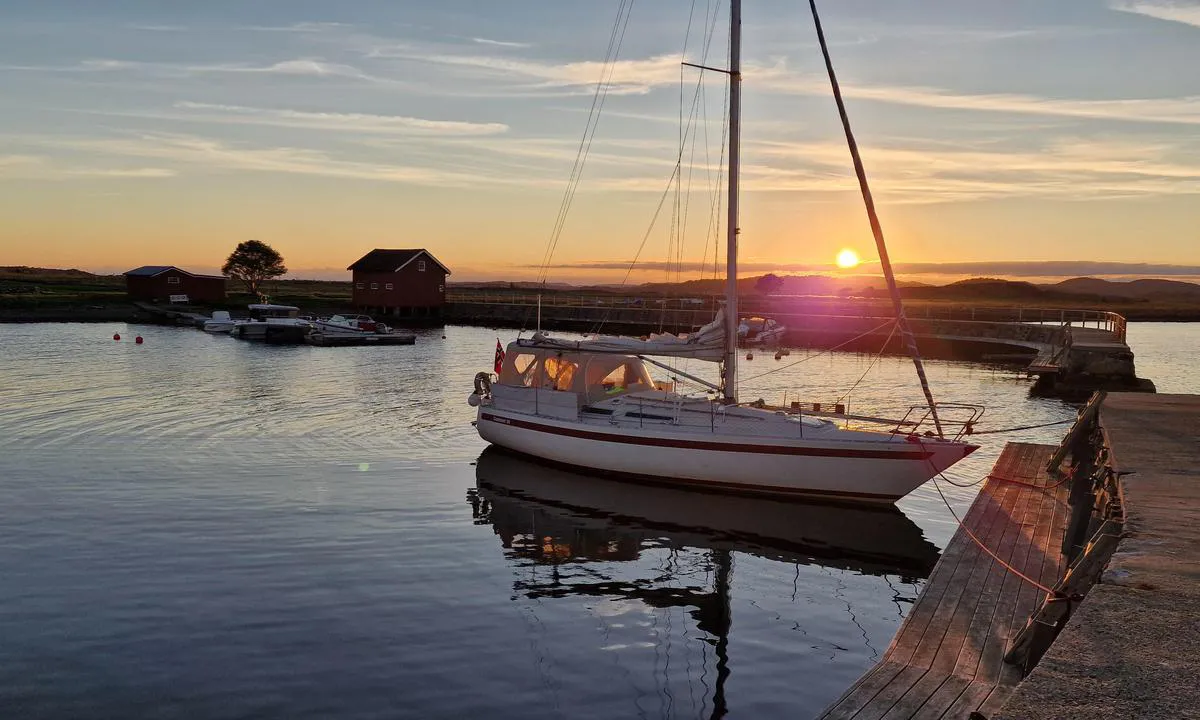 Stråholmen: {"base": "no", "no": "Utrolig flott kveld i slutten av september", "se": "Otroligt vacker kv\u00e4ll i slutet av september", "en": "Incredibly beautiful evening at the end of September", "da": "Utrolig flot aften i slutningen af september", "fr": "Soir\u00e9e incroyablement belle \u00e0 la fin de septembre", "de": "Unglaublich sch\u00f6ner Abend Ende September", "es": "Incre\u00edble noche al final de septiembre", "it": "Serata incredibilmente bella alla fine di settembre", "pt": "Noite incr\u00edvel no final de setembro", "nl": "Ongelooflijk mooie avond eind september", "pl": "Niesamowity wiecz\u00f3r pod koniec wrze\u015bnia", "uk": "\u041d\u0435\u0439\u043c\u043e\u0432\u0456\u0440\u043d\u0438\u0439 \u0447\u0443\u0434\u043e\u0432\u0438\u0439 \u0432\u0435\u0447\u0456\u0440 \u043d\u0430\u043f\u0440\u0438\u043a\u0456\u043d\u0446\u0456 \u0432\u0435\u0440\u0435\u0441\u043d\u044f", "ro": "Sear\u0103 incredibil de frumoas\u0103 la sf\u00e2r\u0219itul lunii septembrie", "tr": "Eyl\u00fcl ay\u0131n\u0131n sonlar\u0131nda inan\u0131lmaz g\u00fczel bir ak\u015fam", "el": "\u0391\u03c0\u03af\u03c3\u03c4\u03b5\u03c5\u03c4\u03b1 \u03cc\u03bc\u03bf\u03c1\u03c6\u03bf \u03b2\u03c1\u03ac\u03b4\u03c5 \u03c3\u03c4\u03b1 \u03c4\u03ad\u03bb\u03b7 \u03a3\u03b5\u03c0\u03c4\u03b5\u03bc\u03b2\u03c1\u03af\u03bf\u03c5", "cs": "\u00da\u017easn\u00fd ve\u010der na konci z\u00e1\u0159\u00ed", "hu": "Hihetetlen sz\u00e9p este szeptember v\u00e9g\u00e9n", "fi": "Uskomattoman hieno ilta syyskuun lopussa", "bg": "\u041d\u0435\u0432\u0435\u0440\u043e\u044f\u0442\u043d\u043e \u043a\u0440\u0430\u0441\u0438\u0432\u0430 \u0432\u0435\u0447\u0435\u0440 \u0432 \u043a\u0440\u0430\u044f \u043d\u0430 \u0441\u0435\u043f\u0442\u0435\u043c\u0432\u0440\u0438", "sr": "\u041d\u0435\u0432\u0435\u0440\u043e\u0432\u0430\u0442\u043d\u043e \u043b\u0435\u043f\u0430 \u0432\u0435\u0447\u0435 \u043a\u0440\u0430\u0458\u0435\u043c \u0441\u0435\u043f\u0442\u0435\u043c\u0431\u0440\u0430", "et": "Uskumatult ilus \u00f5htu septembri l\u00f5pus", "lv": "Neticami skaists vakars septembra beig\u0101s", "lt": "Nepaprastai gra\u017ei vakaras rugs\u0117jo pabaigoje"}