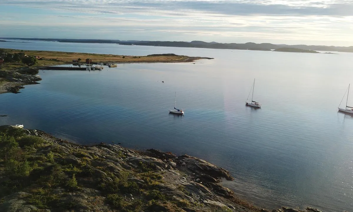 Fin svaiplass i godt vær. Fantastisk fint å gå tur inne på Stråholmen.