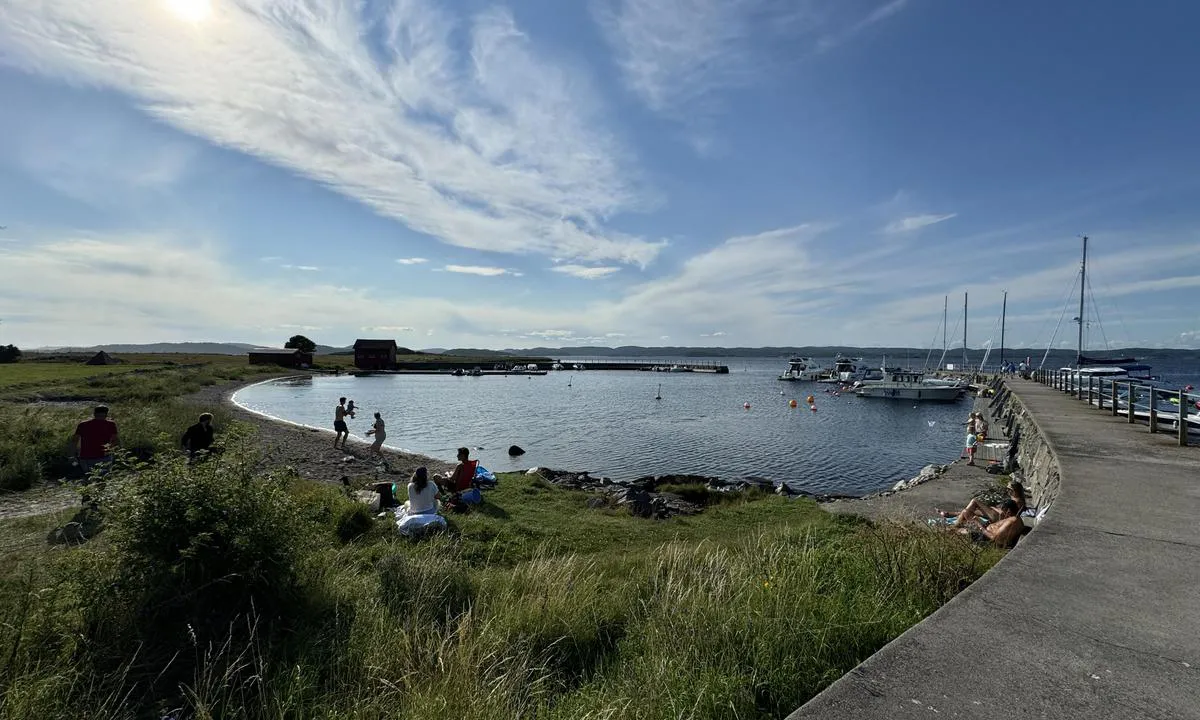 Stråholmen: {"base": "no", "no": "Inne i havnebassenget", "se": "Inne i hamnbass\u00e4ngen", "en": "Inside the harbor basin", "da": "Inde i havnebassinet"}