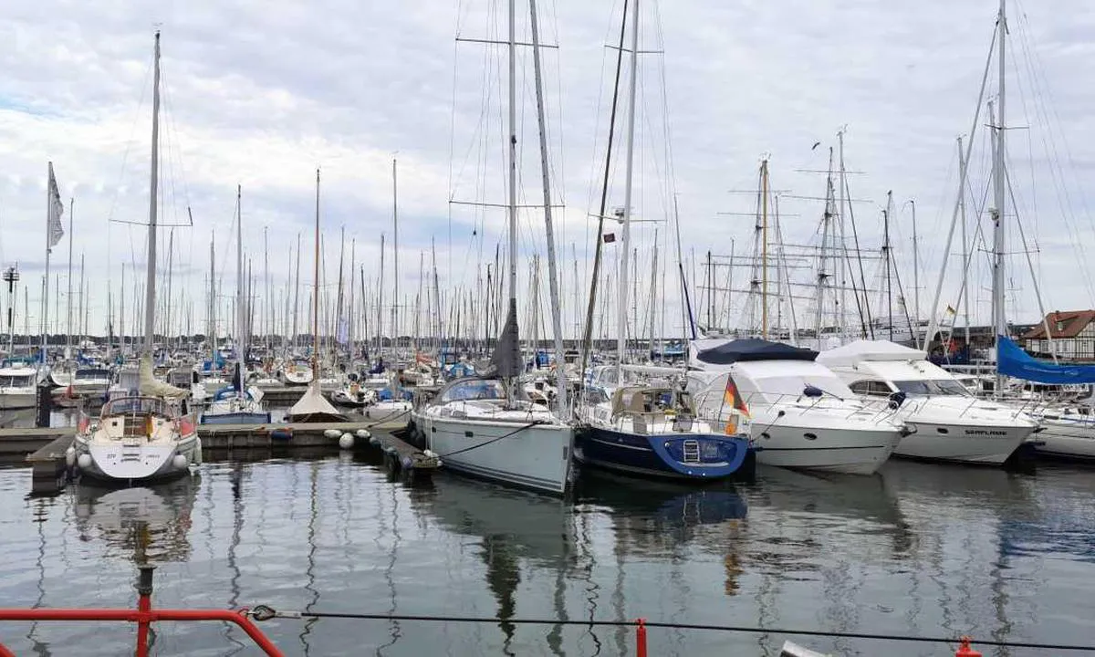 {"base": "en", "no": "Stralsund City Marina", "se": "Stralsund City Marina", "en": "Stralsund City Marina", "da": "Stralsund By Marina"}