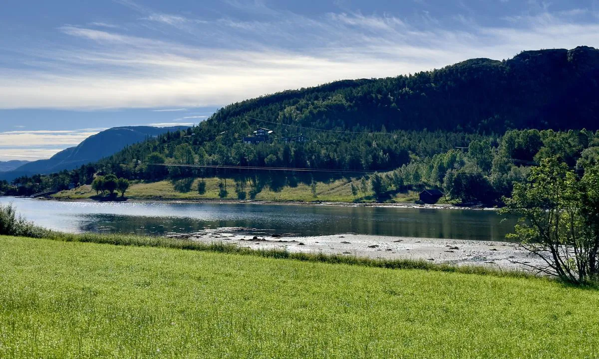 Strandaøyra: {"base": "no", "no": "Ankringssted sett fra S/SW", "se": "Ankringsplats sedd fr\u00e5n S/SW", "en": "Anchorage seen from S/SW", "da": "Ankerplads set fra S/SV"}