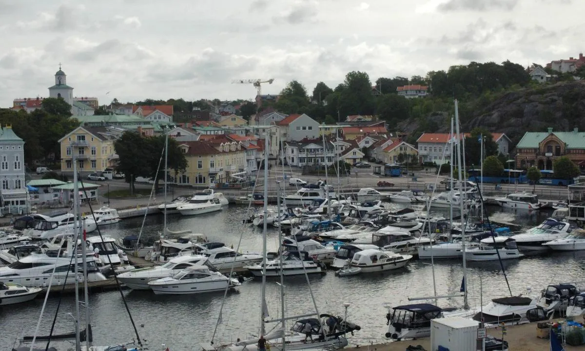 Strömstad - Södra hamnen: {"base": "se", "no": "Str\u00f6mstad - S\u00f8ndre havn", "se": "Str\u00f6mstad - S\u00f6dra hamnen", "en": "Str\u00f6mstad - South Harbour", "da": "Str\u00f8mstad - Sydhavnen"}