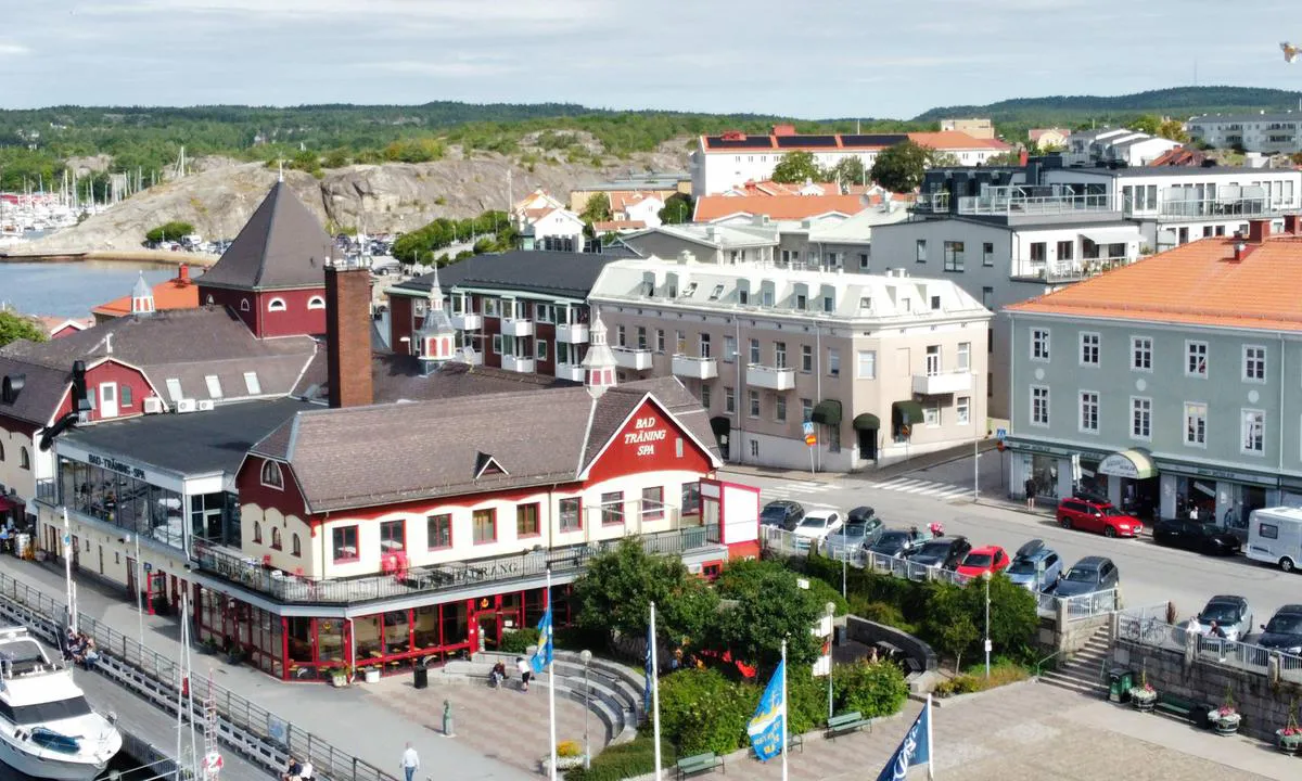 Strömstad - Södra hamnen: {"base": "se", "no": "Str\u00f6mstad - S\u00f8ndre havn", "se": "Str\u00f6mstad - S\u00f6dra hamnen", "en": "Str\u00f6mstad - Southern Harbor", "da": "Str\u00f6mstad - Sydhavnen"}
