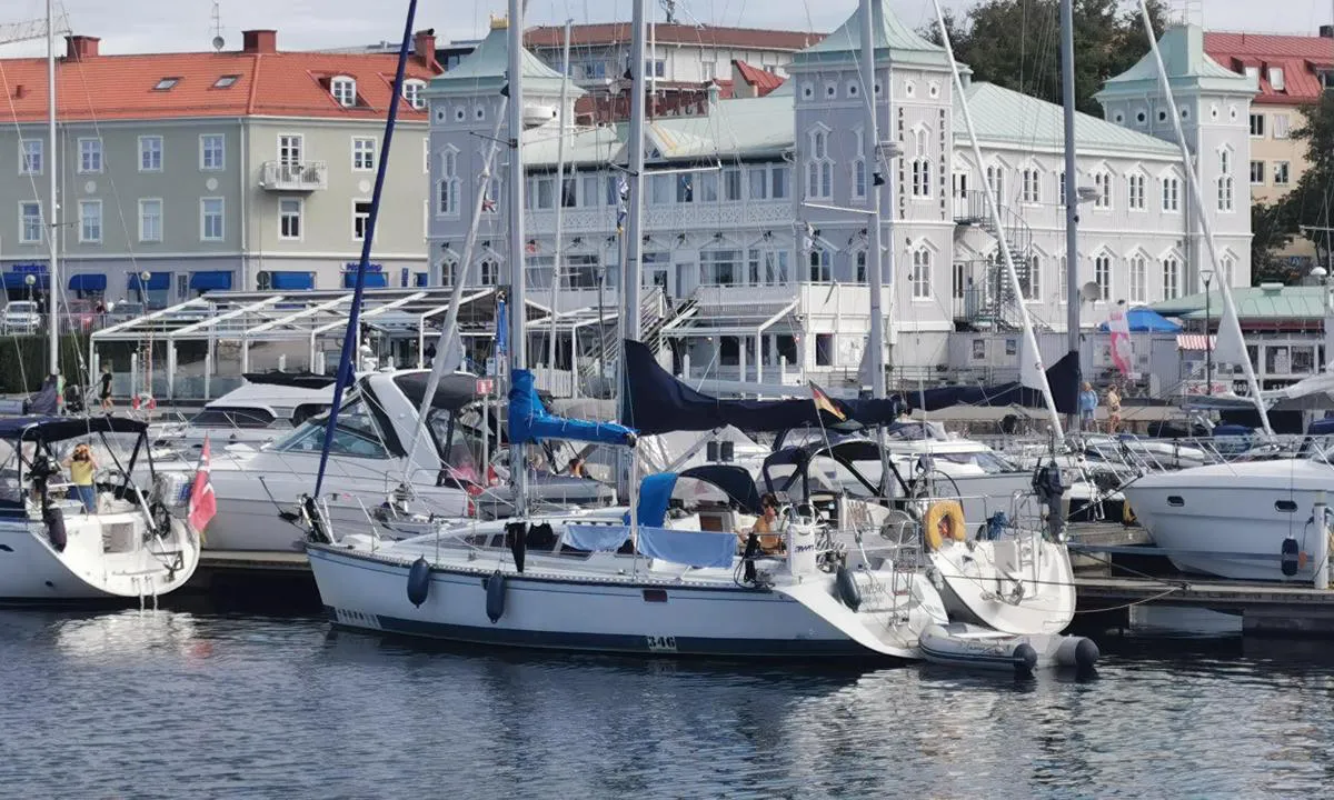 Strömstad - Södra hamnen: {"base": "se", "no": "Str\u00f6mstad - S\u00f8ndre havn", "se": "Str\u00f6mstad - S\u00f6dra hamnen", "en": "Str\u00f6mstad - Southern Harbour", "da": "Str\u00f6mstad - S\u00f8ndre havn"}