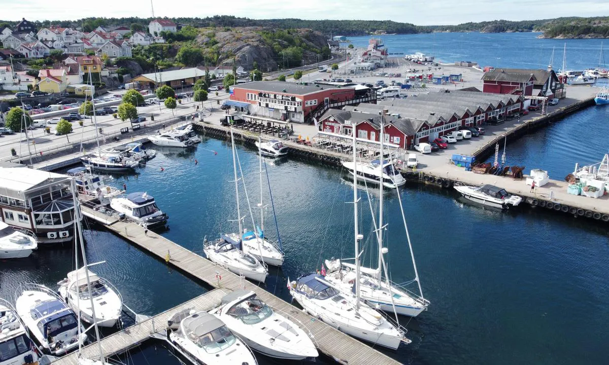 Strömstad - Södra hamnen: {"base": "se", "no": "Str\u00f6mstad - S\u00f8ndre havn", "se": "Str\u00f6mstad - S\u00f6dra hamnen", "en": "Str\u00f6mstad - South Harbour", "da": "Str\u00f6mstad - Sydhavnen"}