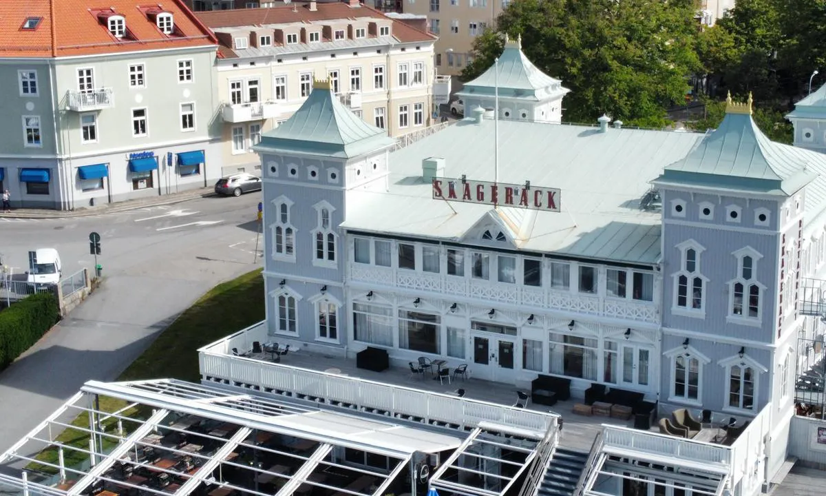 Strömstad - Södra hamnen: {"base": "se", "no": "Str\u00f6mstad - S\u00f8ndre havn", "se": "Str\u00f6mstad - S\u00f6dra hamnen", "en": "Str\u00f6mstad - South Harbour", "da": "Str\u00f6mstad - S\u00f8ndre havn"}